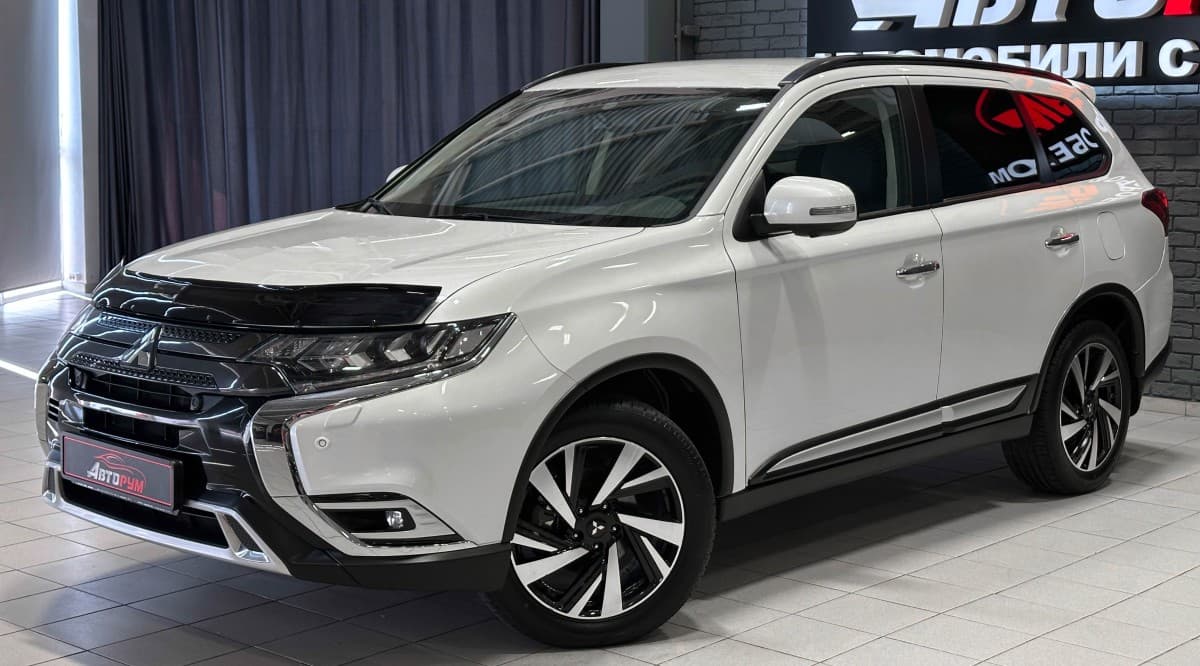 Mitsubishi Outlander - 2